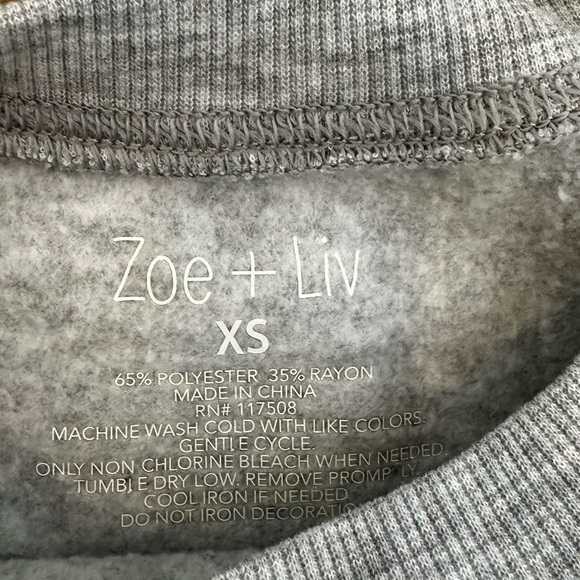 Zoe +Liv grey Aspen sweatshirt size xs. - Picture 4 of 4